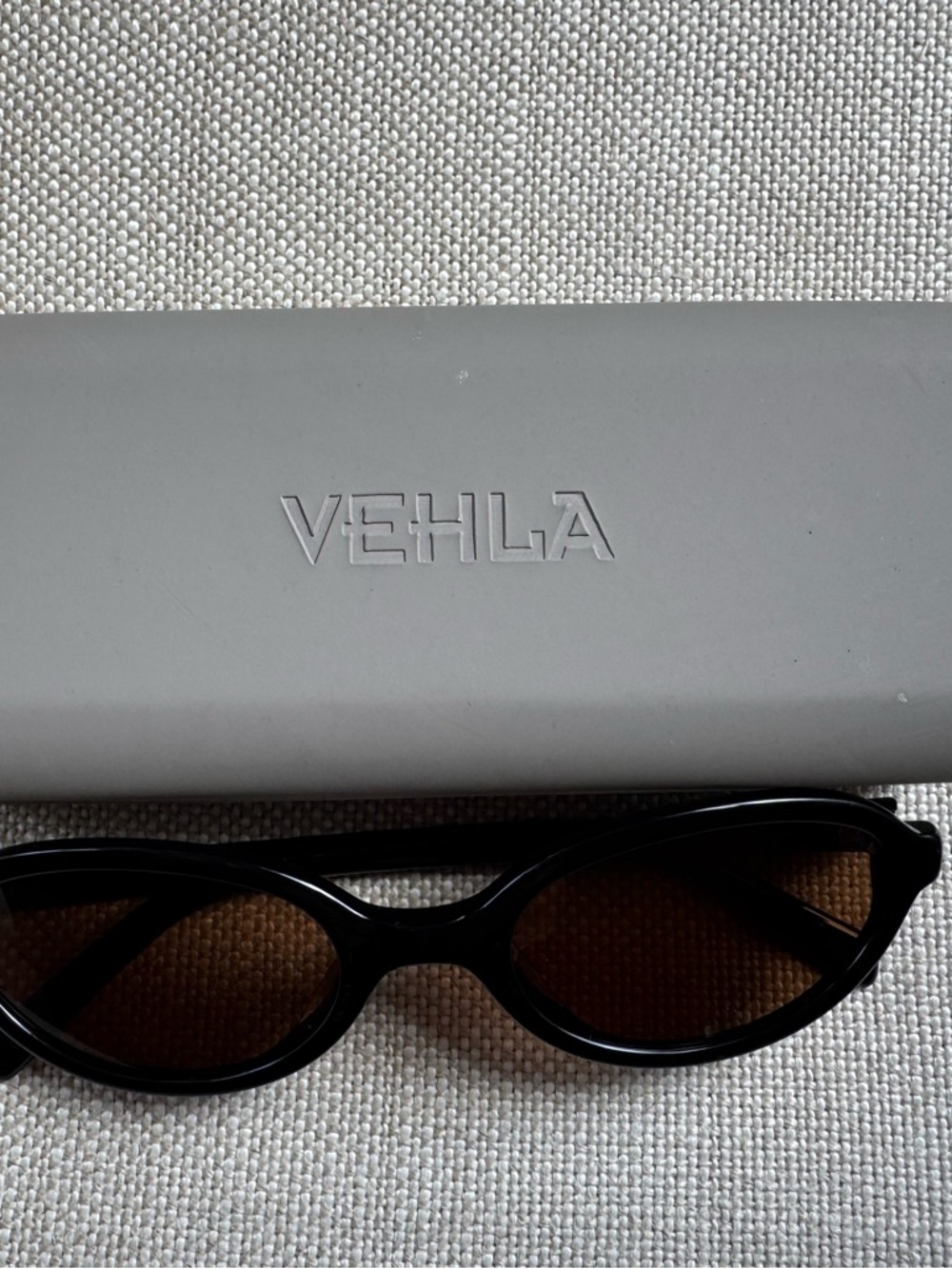VEHLA June Sunglasses - Black/Dark Choc - Picture 4 of 5